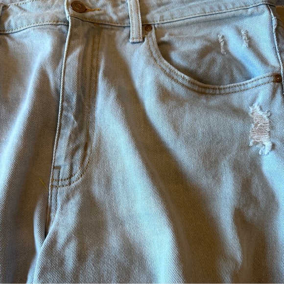 Relaxed Light Blue Distressed Jeans - Picture 3 of 7